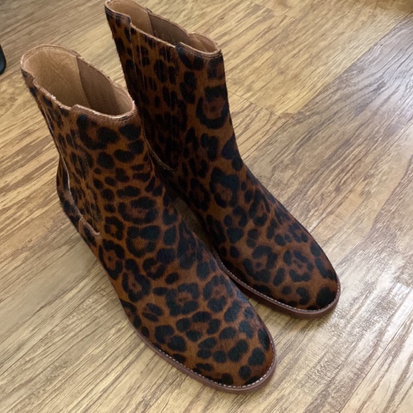 Madewell Autumn High Chelsea Boot in Leopard Calf Hair - Picture 4 of 9